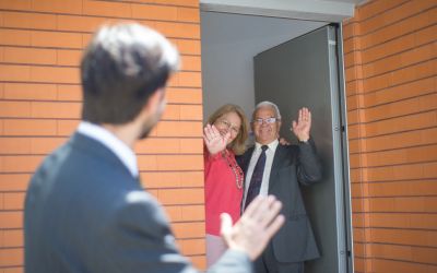 Visiter une résidence senior : les 12 questions à poser avant de faire votre choix