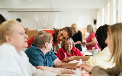 Danger résidence senior : 5 risques réels à connaître avant de choisir