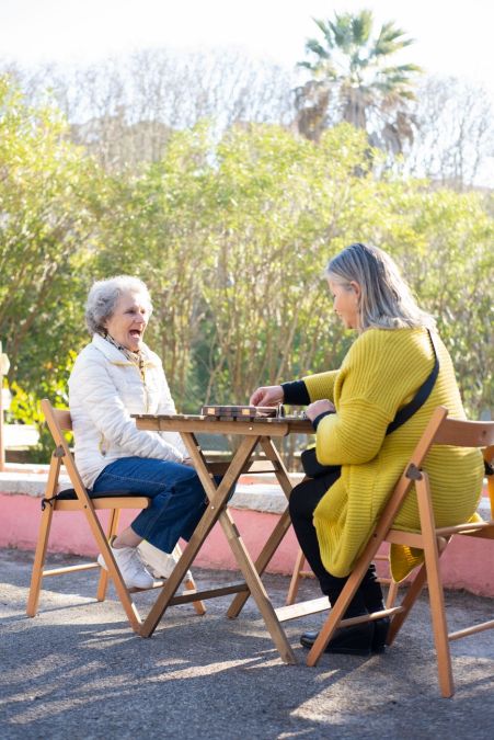 Résidence senior avec espace extérieur : pourquoi une terrasse privative change vraiment tout